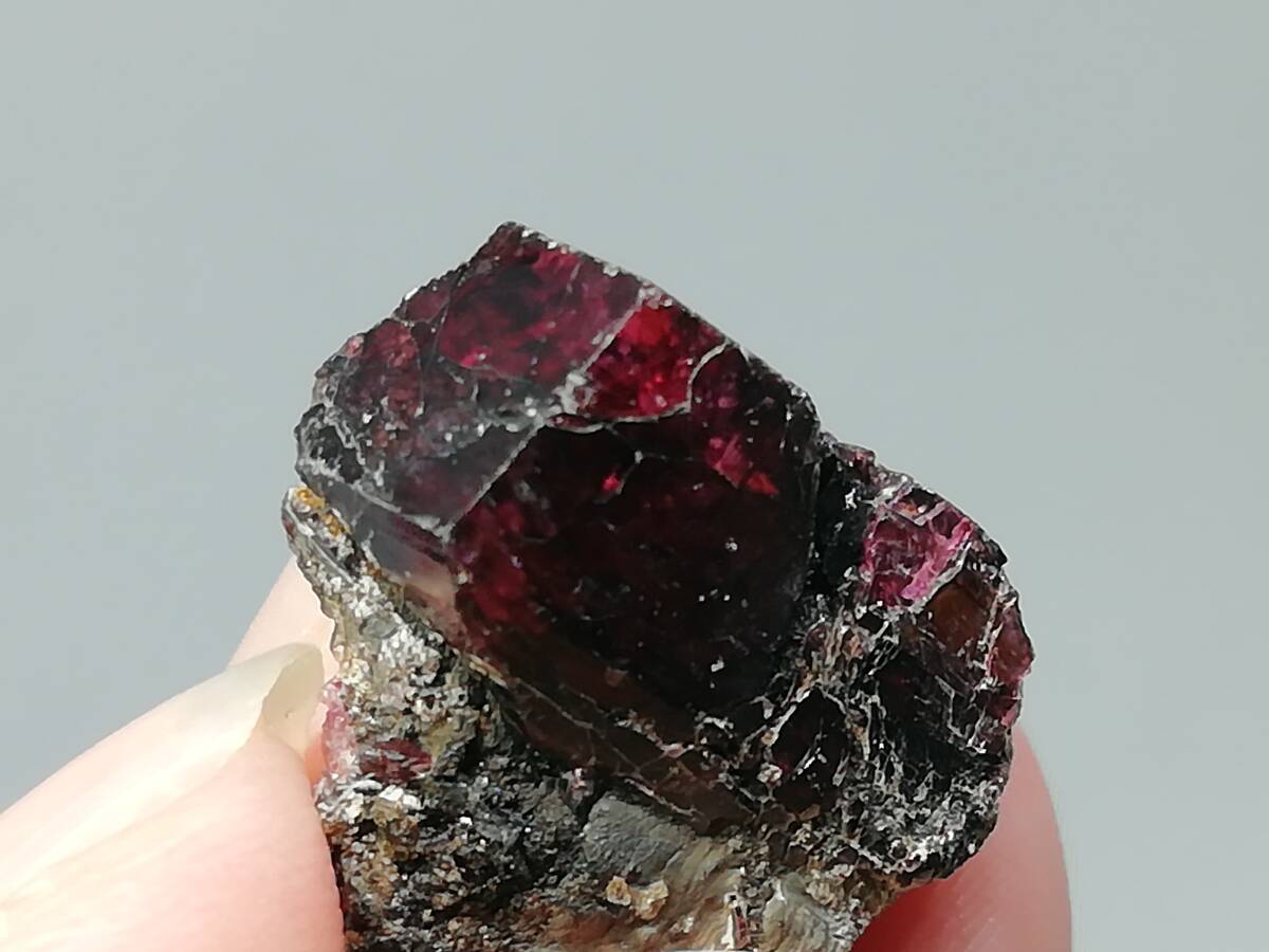 Yahoo!オークション - 国産鉱物 パイロクスマンガン 結晶大 単晶 愛知