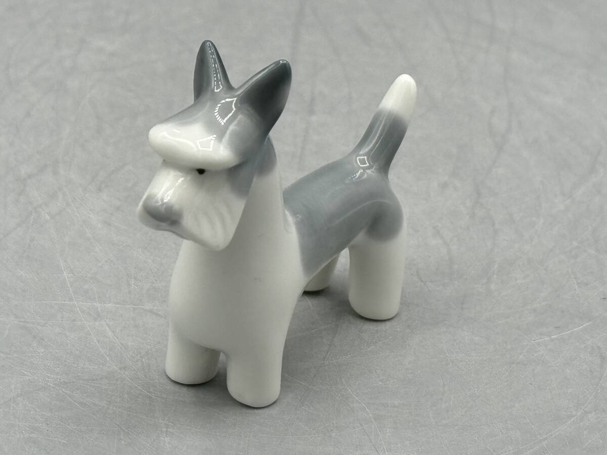 LLADROリヤドロ 犬の陶器(シュナウザー)置物 LLADROリヤドロ 犬の陶器