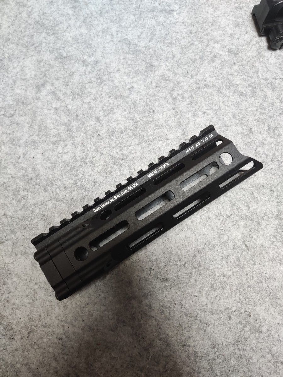 Daniel Defenseタイプ DDM4V7 MFR M-LOK 7インチ ハンドガード｜Yahoo