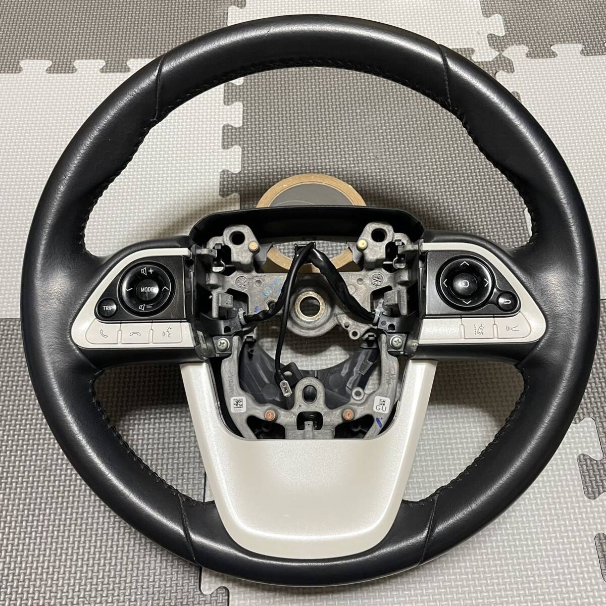 本革 50系プリウス Aプレミアム トヨタ純正レザーステアリングハンドル