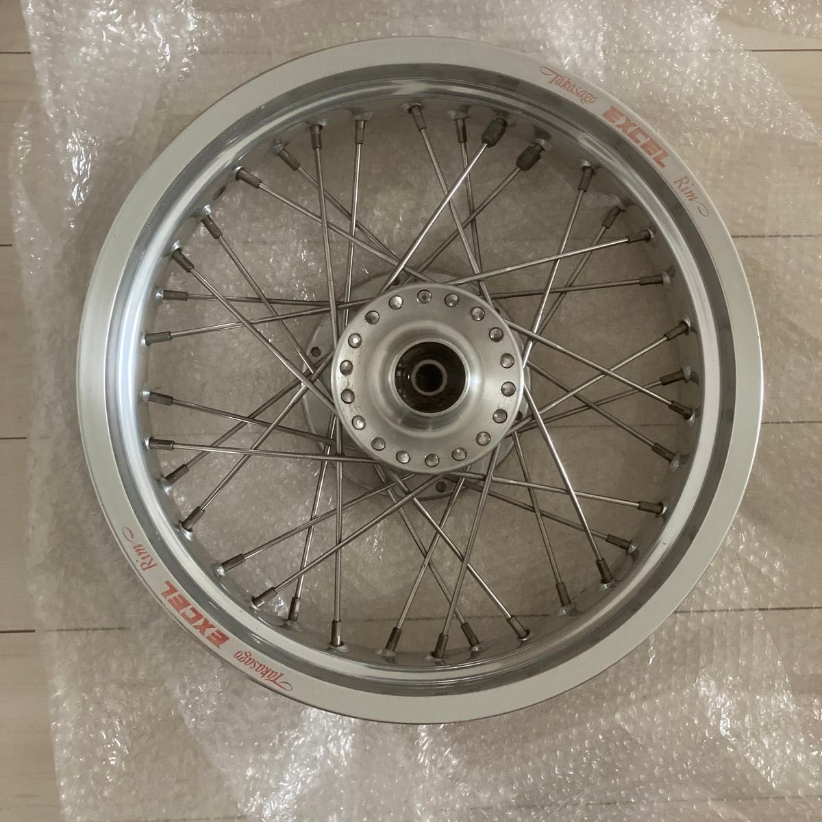 トライアンフ ヒンクレー ボンネビル スラクストン フロント用17インチ