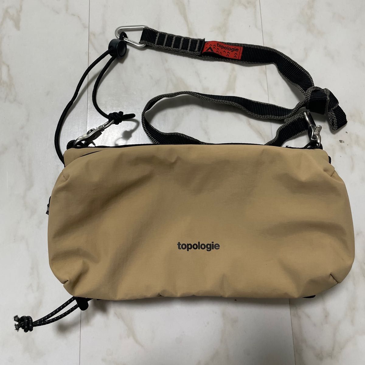 Topologie トポロジー ボトルサコッシュ(サンドベージュ) & 20mm Sling