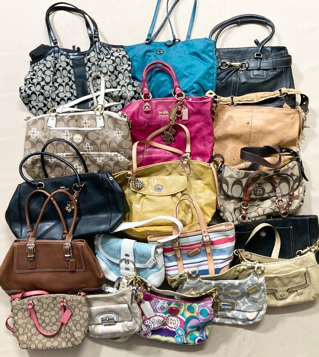 Yahoo!オークション - COACH コーチ バッグ 18点 まとめ シグネチャー