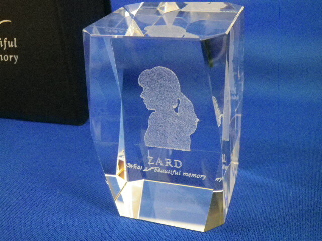 Yahoo!オークション - 匿名配送 ZARD クリスタルペーパーウエイト What