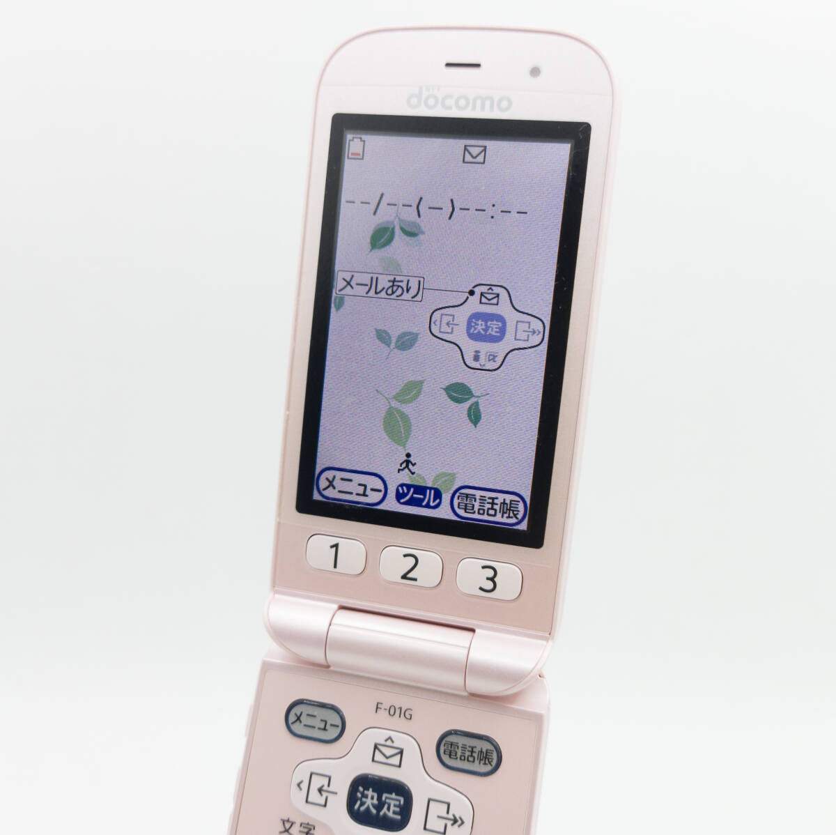 らくらくホン ベーシック4 F-01G ピンク NTT docomo ガラケー ケータイ