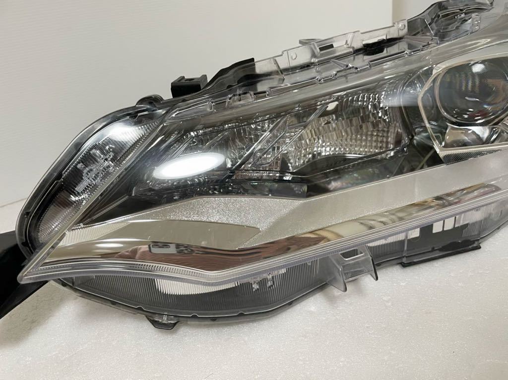 カローラフィールダー アクシオ NRE161 NZE161 左ヘッドライト LED