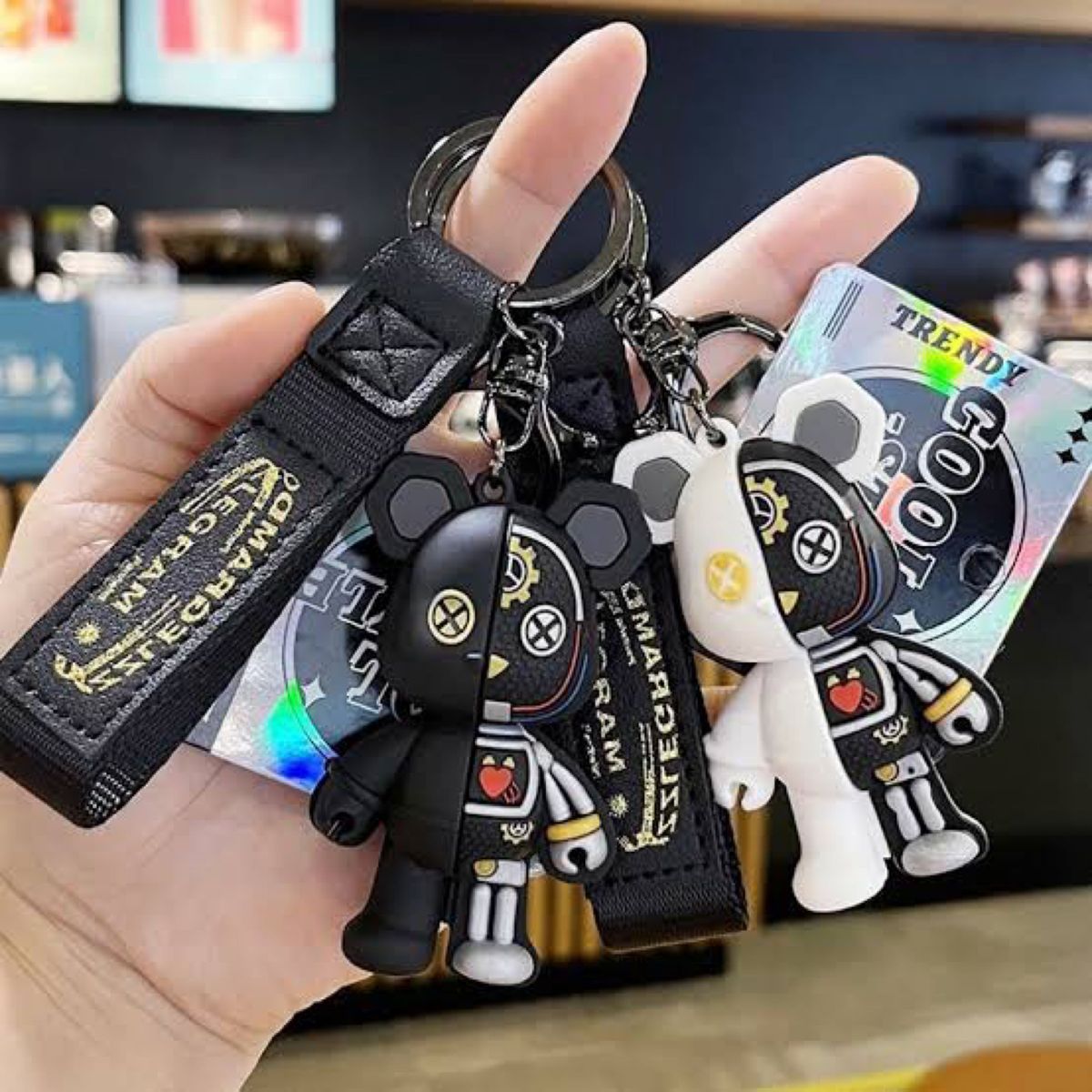 ベアブリック キーホルダー ブラック 新品未使用 バッグチャーム 残4体