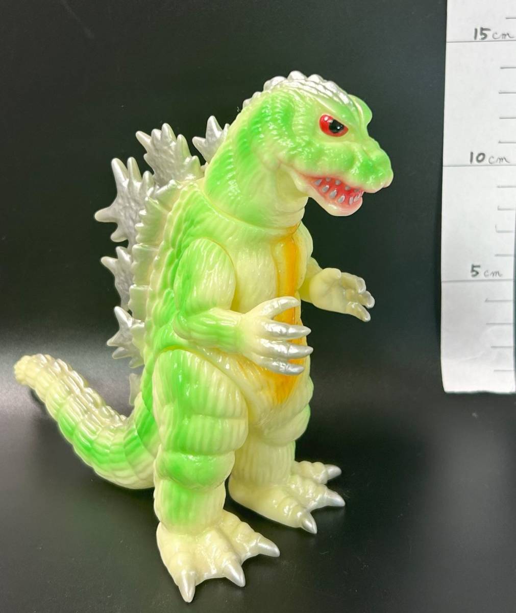 Yahoo!オークション - マーミット Marmit ゴジラ 蓄光（ 多少の歪み 表
