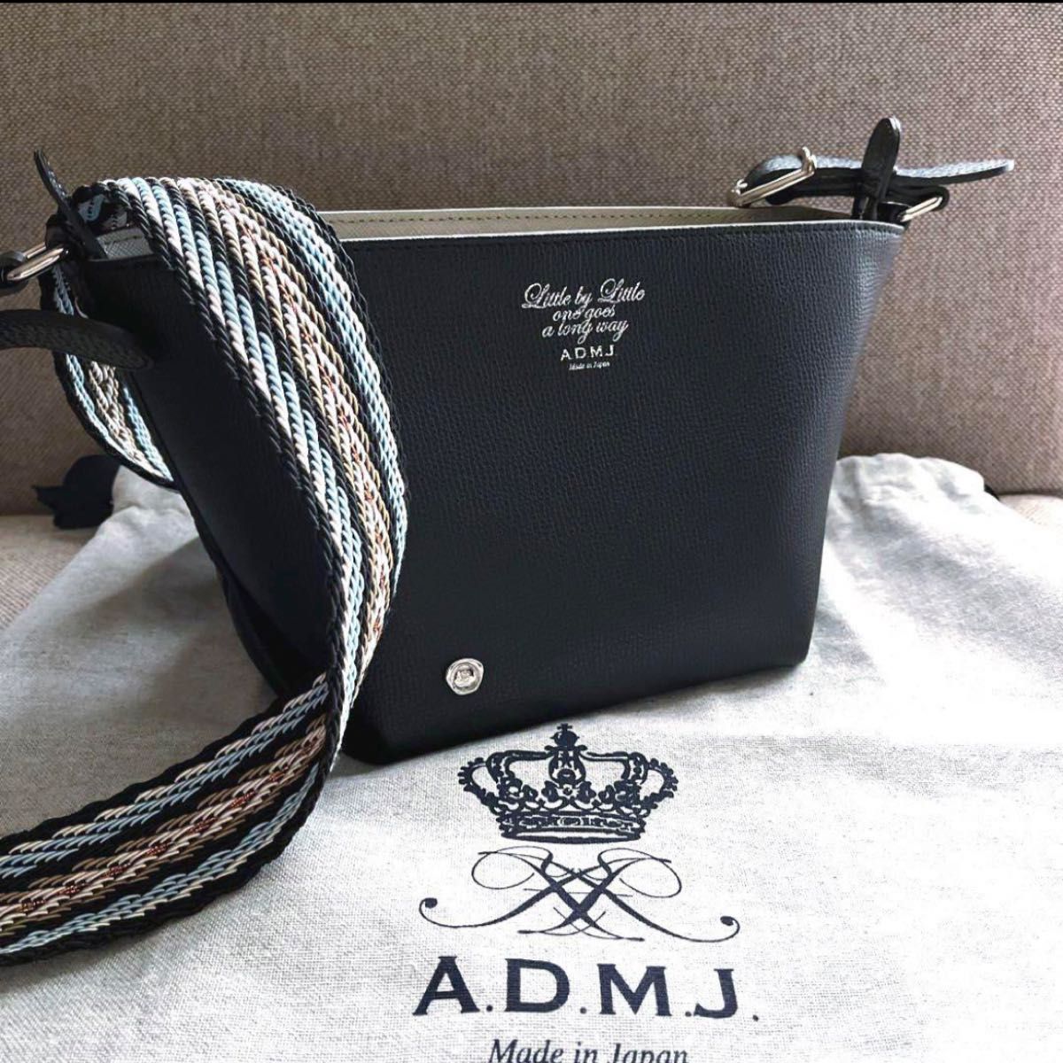 ADMJ ダノビオ ボトムアクセントショルダーバッグ ブラック スモール