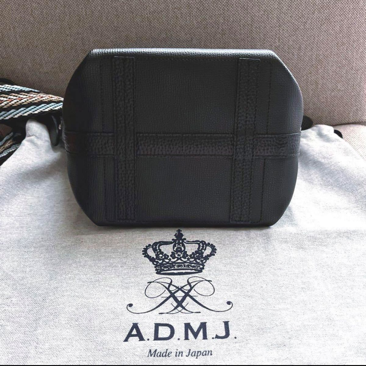 ADMJ ダノビオ ボトムアクセントショルダーバッグ ブラック スモール