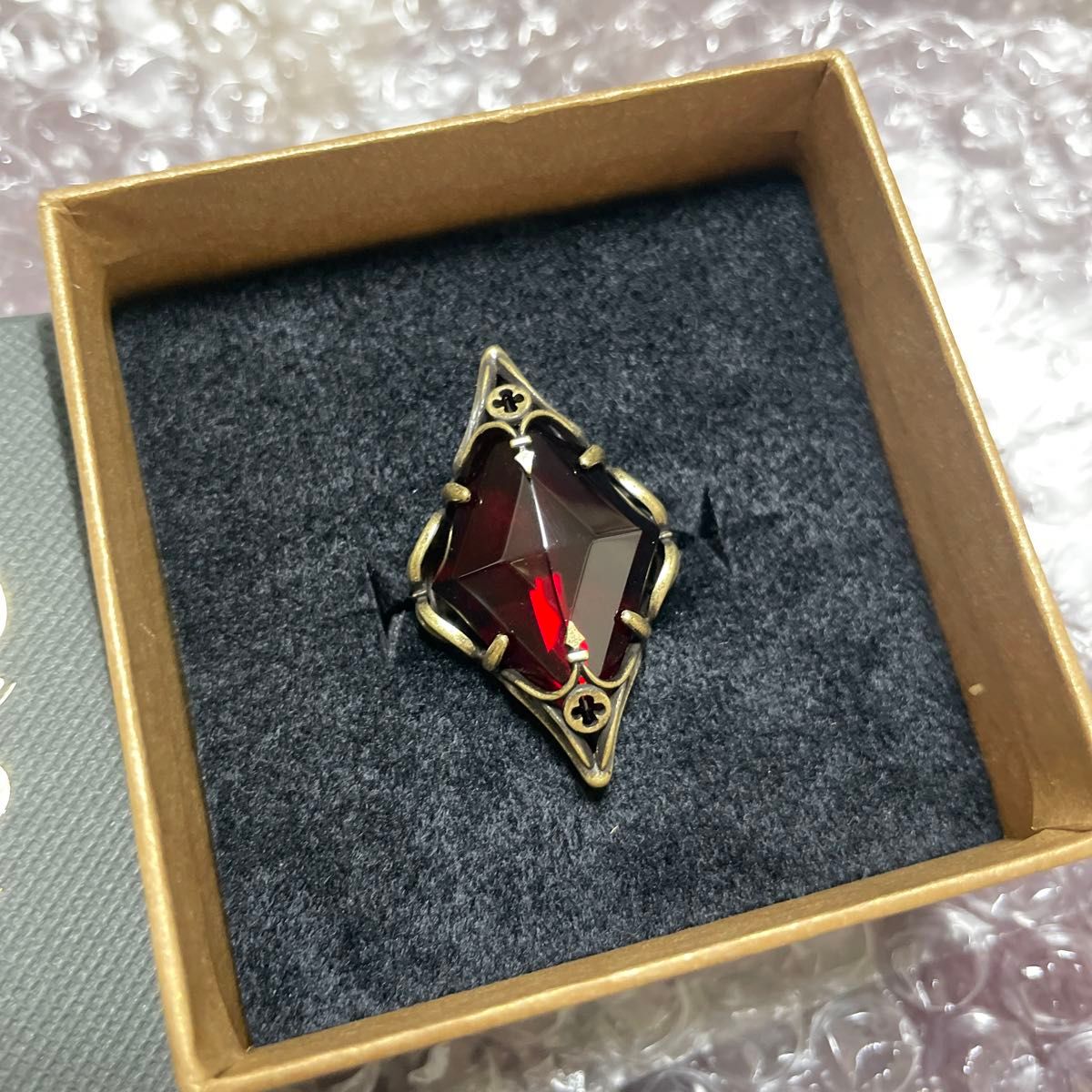 ツイステッドワンダーランド ノーブルベルカレッジ魔法石風リング 指輪