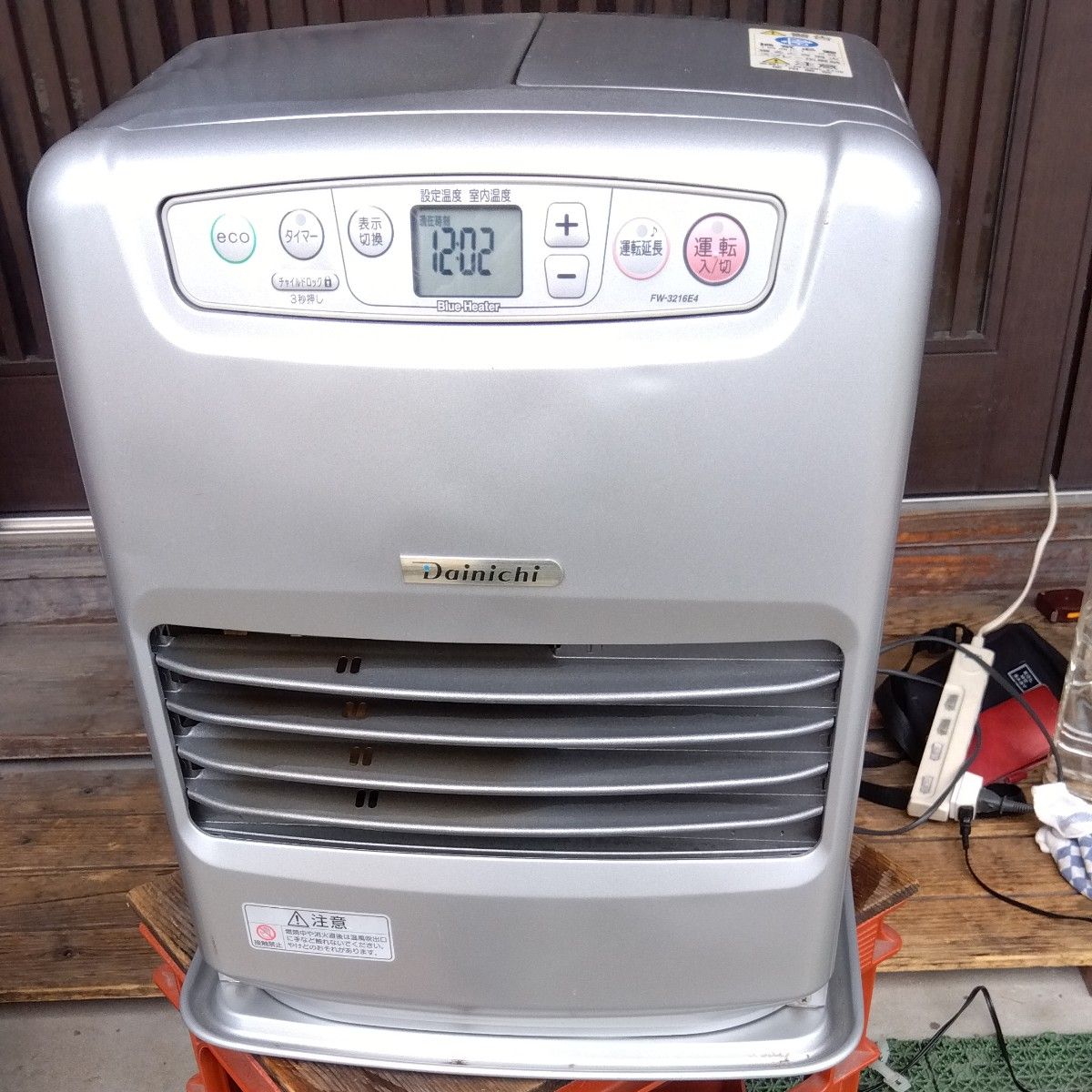 ダイニチ 石油ファンヒーター FW-3216E4 (2016年製)｜Yahoo!フリマ（旧