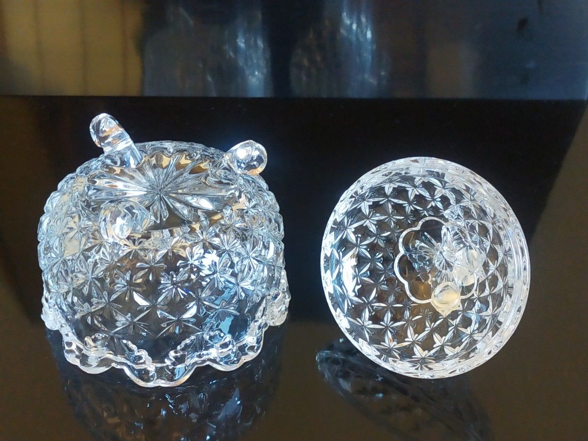 新品 ボヘミア クリスタル ボンボニエール 小物入れ 蝶 脚付 チェコ製