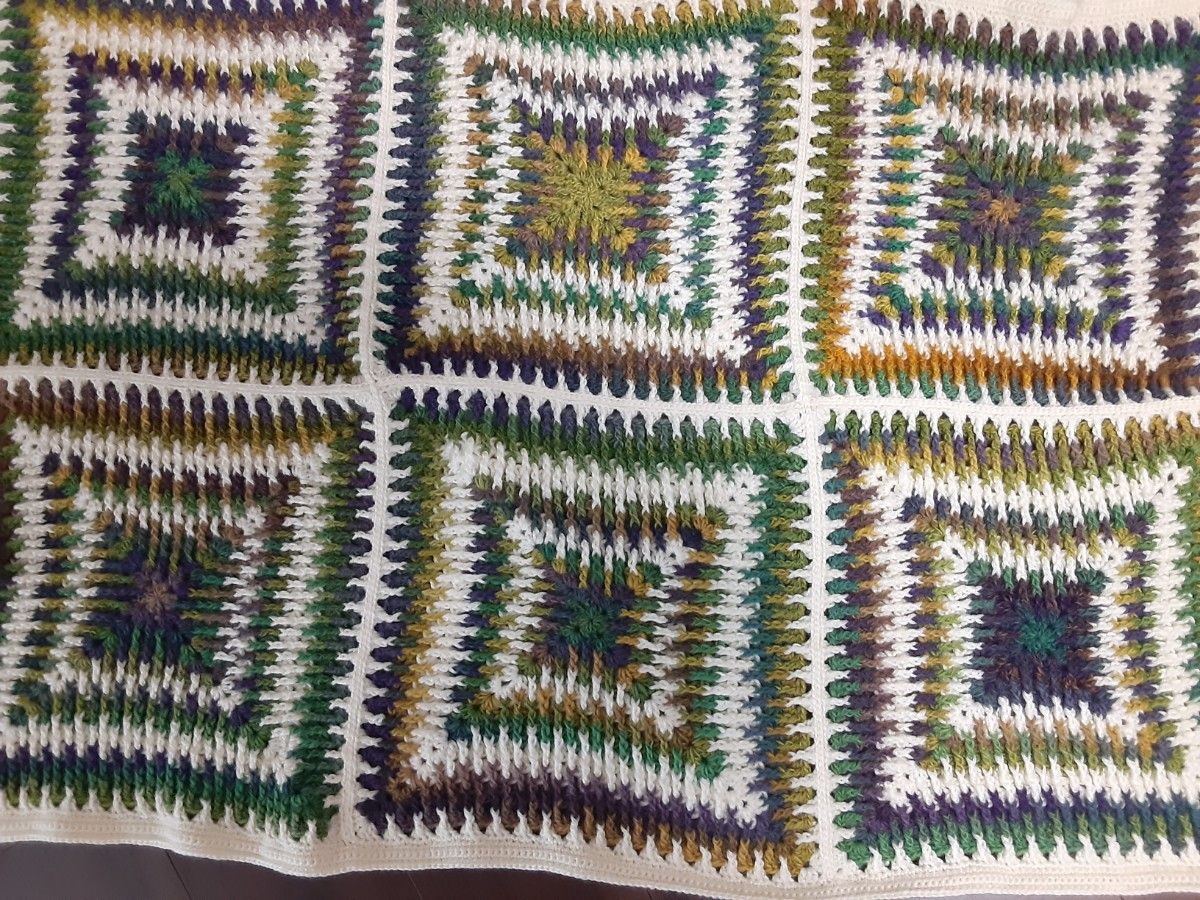 ハンドメイド ブランケット マルチカバー 手編み 編み物 モザイク