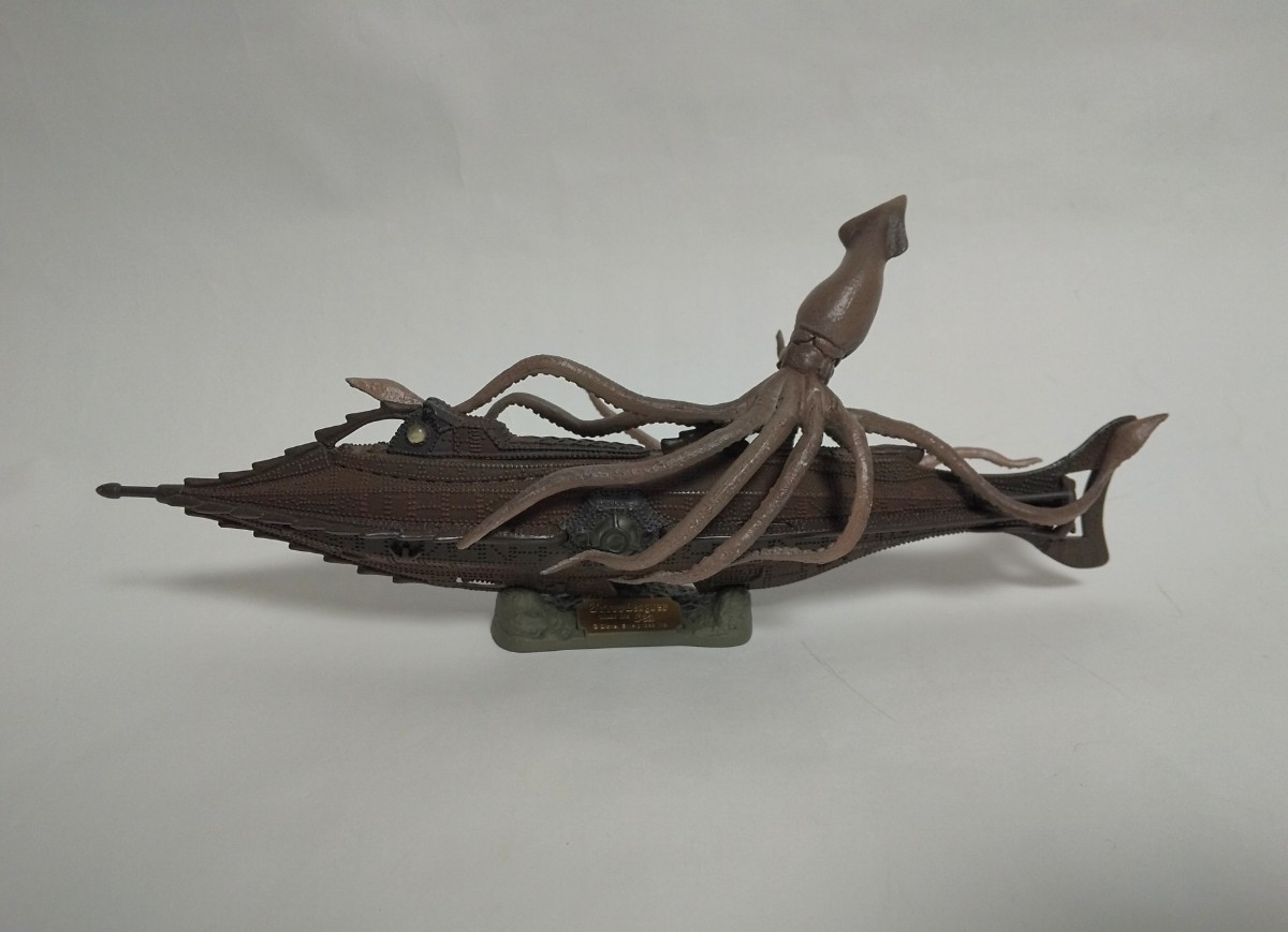 Yahoo!オークション - セガ 巨大イカ付 ノーチラス号 フィギュア 海底2