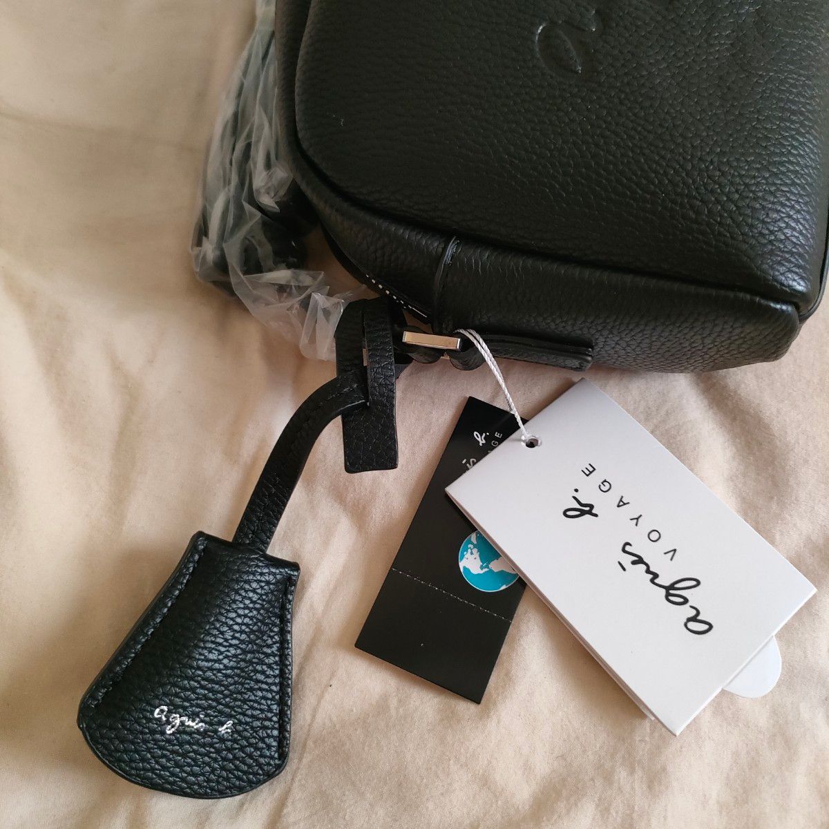 新品未使用】agnes b エンボスロゴ 型押し ショルダーバッグ ミニ