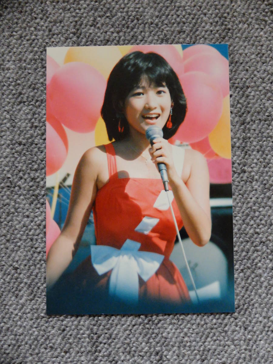 岡田有希子 2L版写真 額装品 微笑み 昭和アイドル 昭和レトロ 昭和