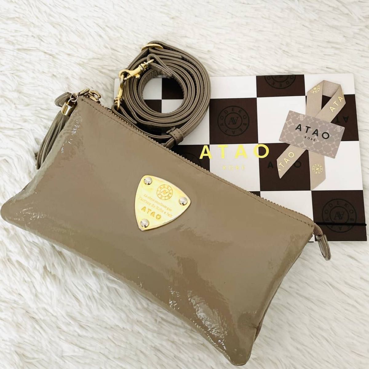 美品 ATAO アタオ ブーブー ショルダーバッグ ポシェット エナメル