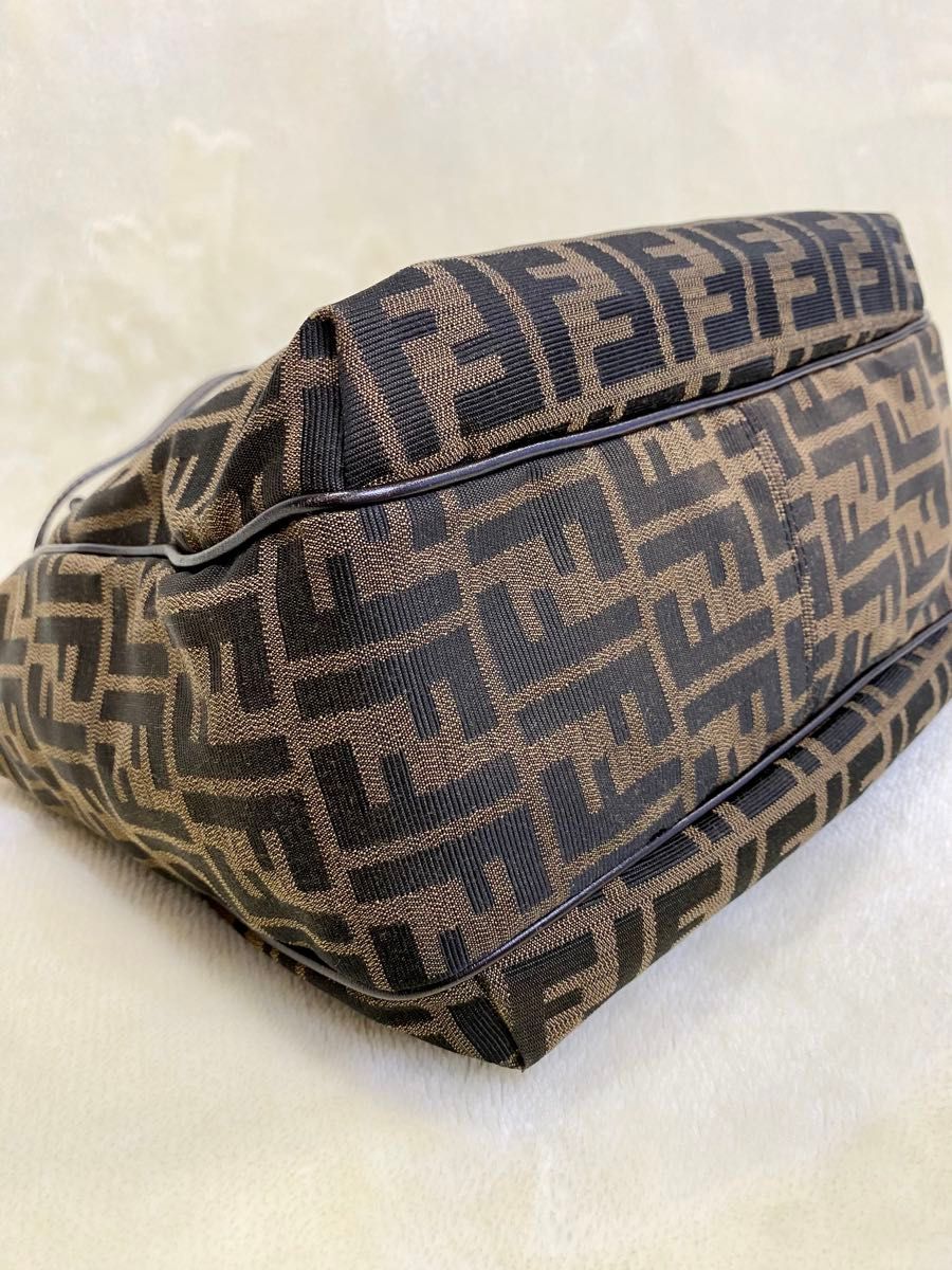 FENDI フェンディ ズッカ柄 トートバッグ ショルダーバッグ 8BH156