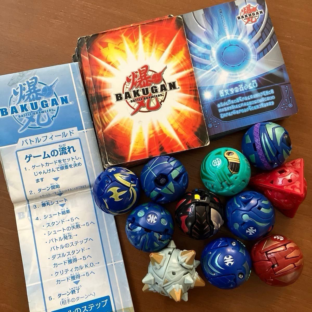 爆丸11個 マグネットカード16枚 他カード31枚 中古 使用感アリ (クロス