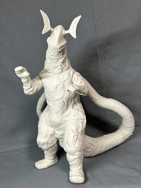 Yahoo!オークション - ビリケン商会 エレキング ソフビキット 組立途中