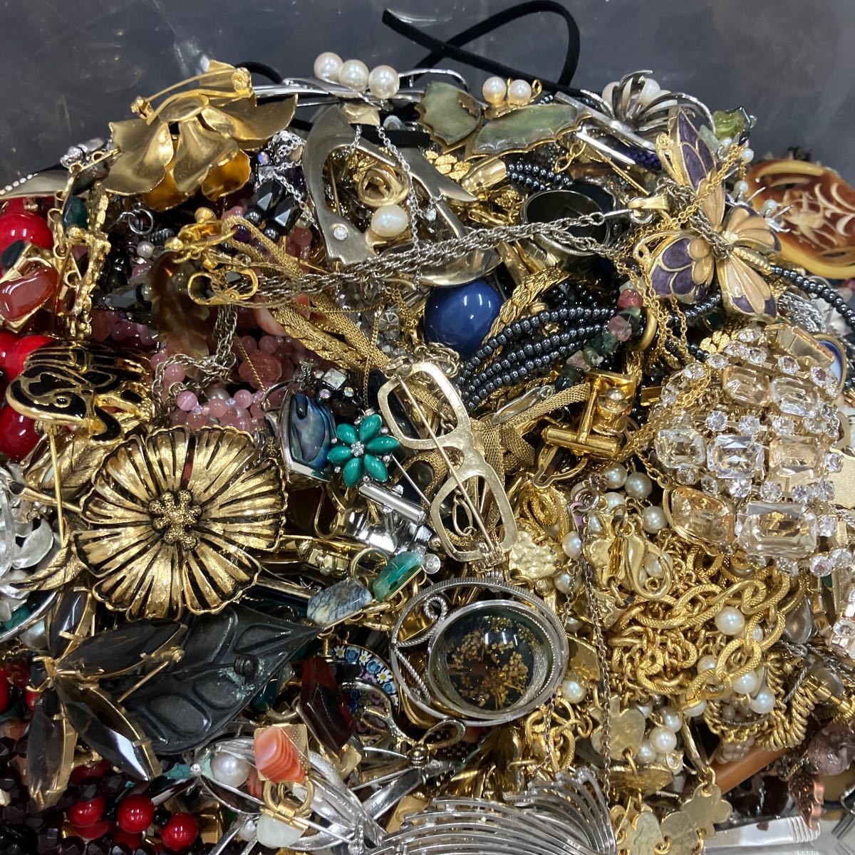 Yahoo!オークション - イミテーションアクセサリー 5kg まとめ売り 大