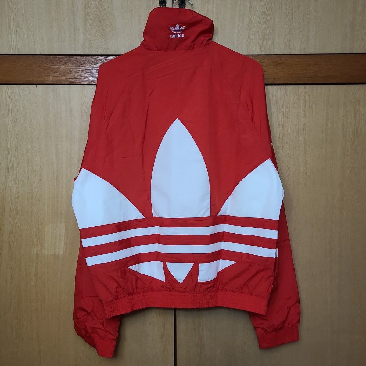 アディダス ビッグトレフォイル ナイロンジャケット レッド Mサイズ