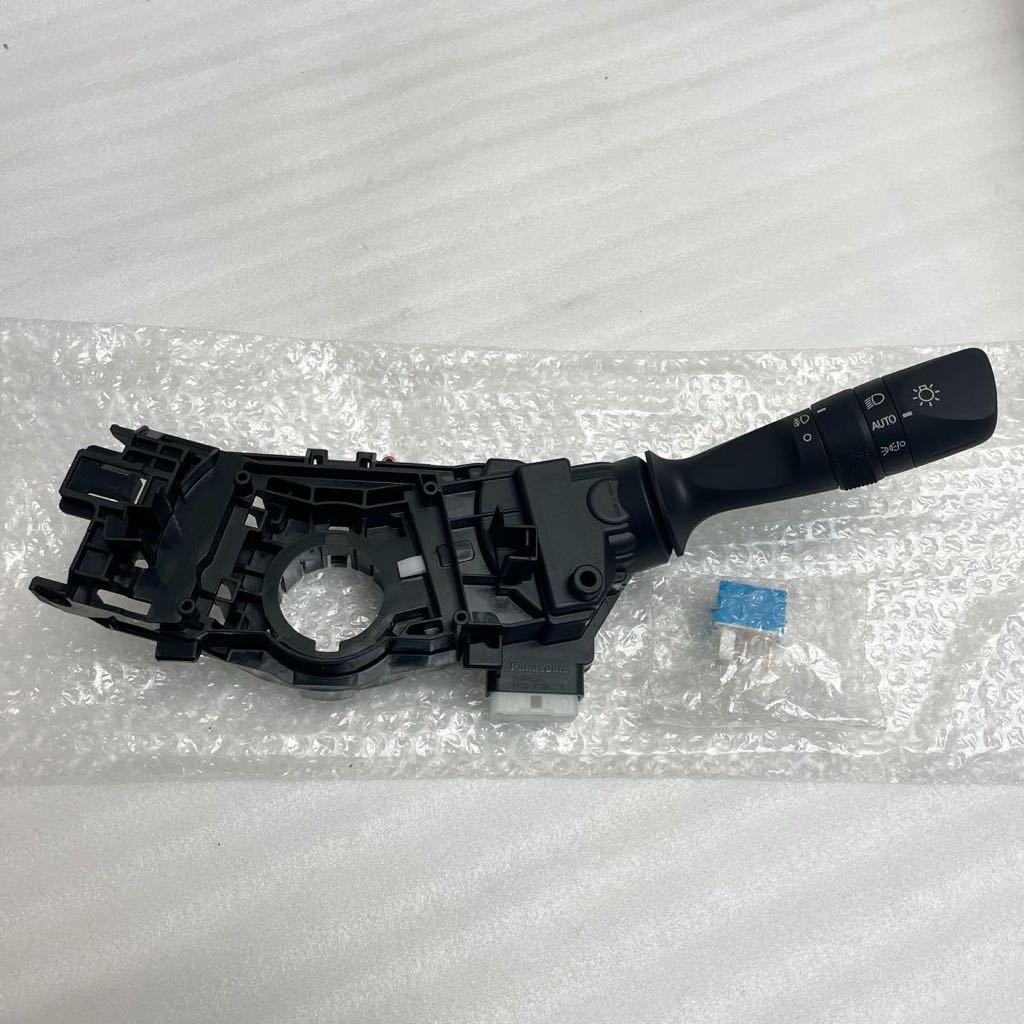 新品 トヨタ純正 200系 ハイエース 6型〜 フォグランプ付き用 ディマー