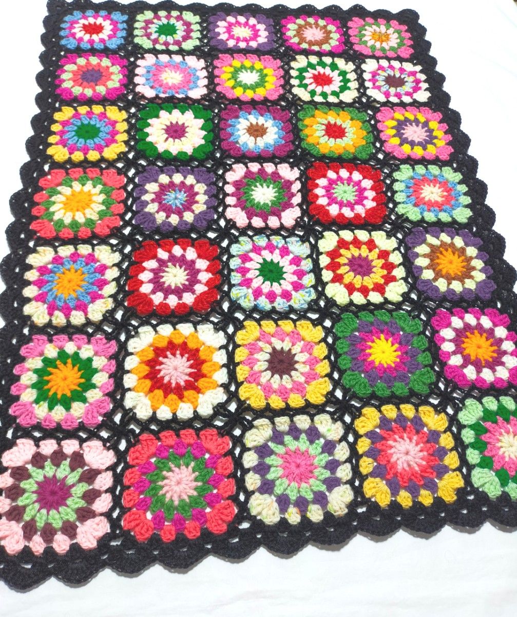 ブランケット 黒④ マルチカバー グラニースクエア かぎ編み 編み物