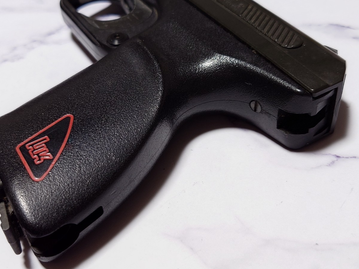 Yahoo!オークション - MGC VP70 モデルガン バイオハザード2 レオン