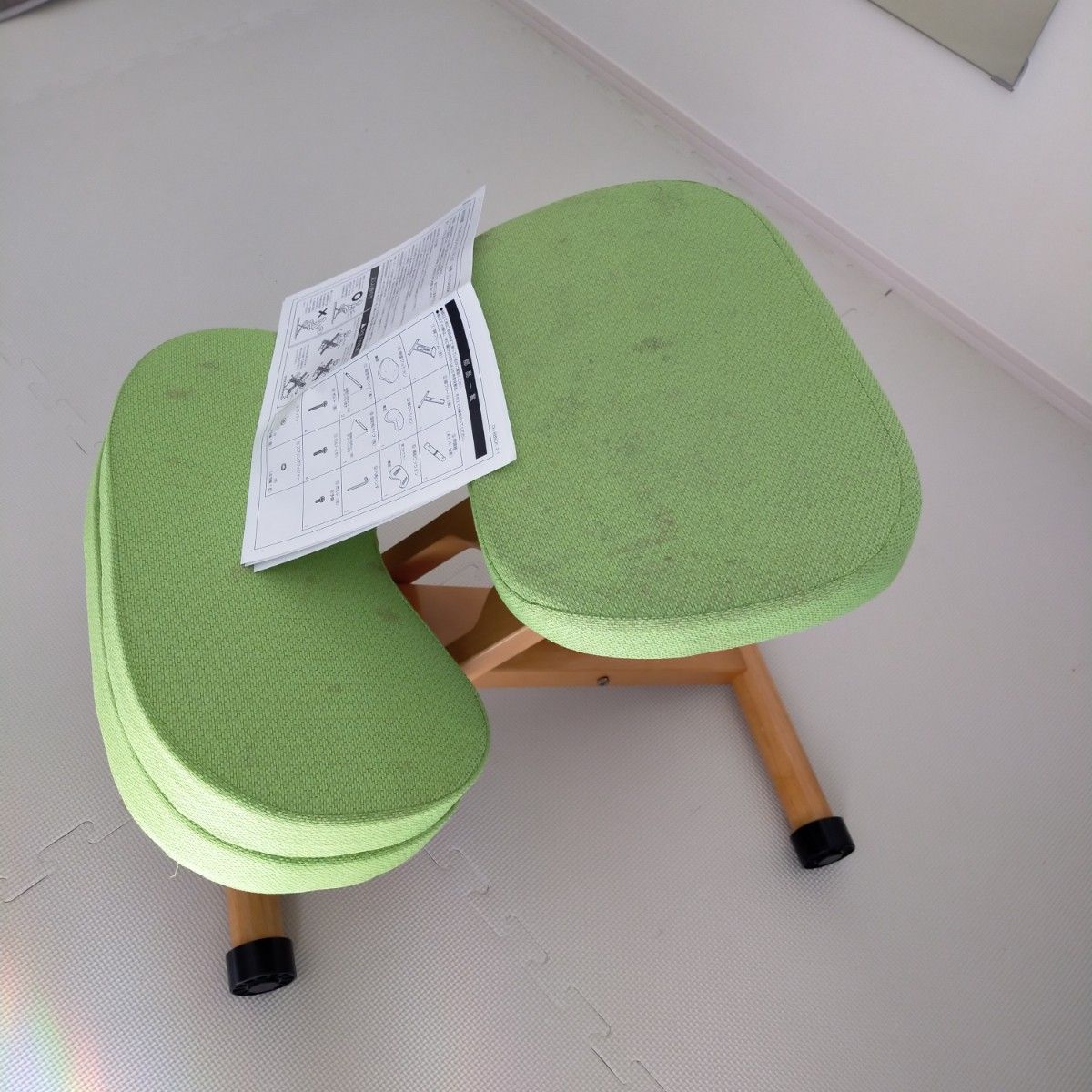 バランスイージー姿勢矯正用クッション・学習椅子緑