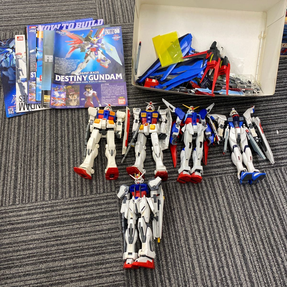 Yahoo!オークション - 07321 組立済 ガンダム プラモデル まとめ売り