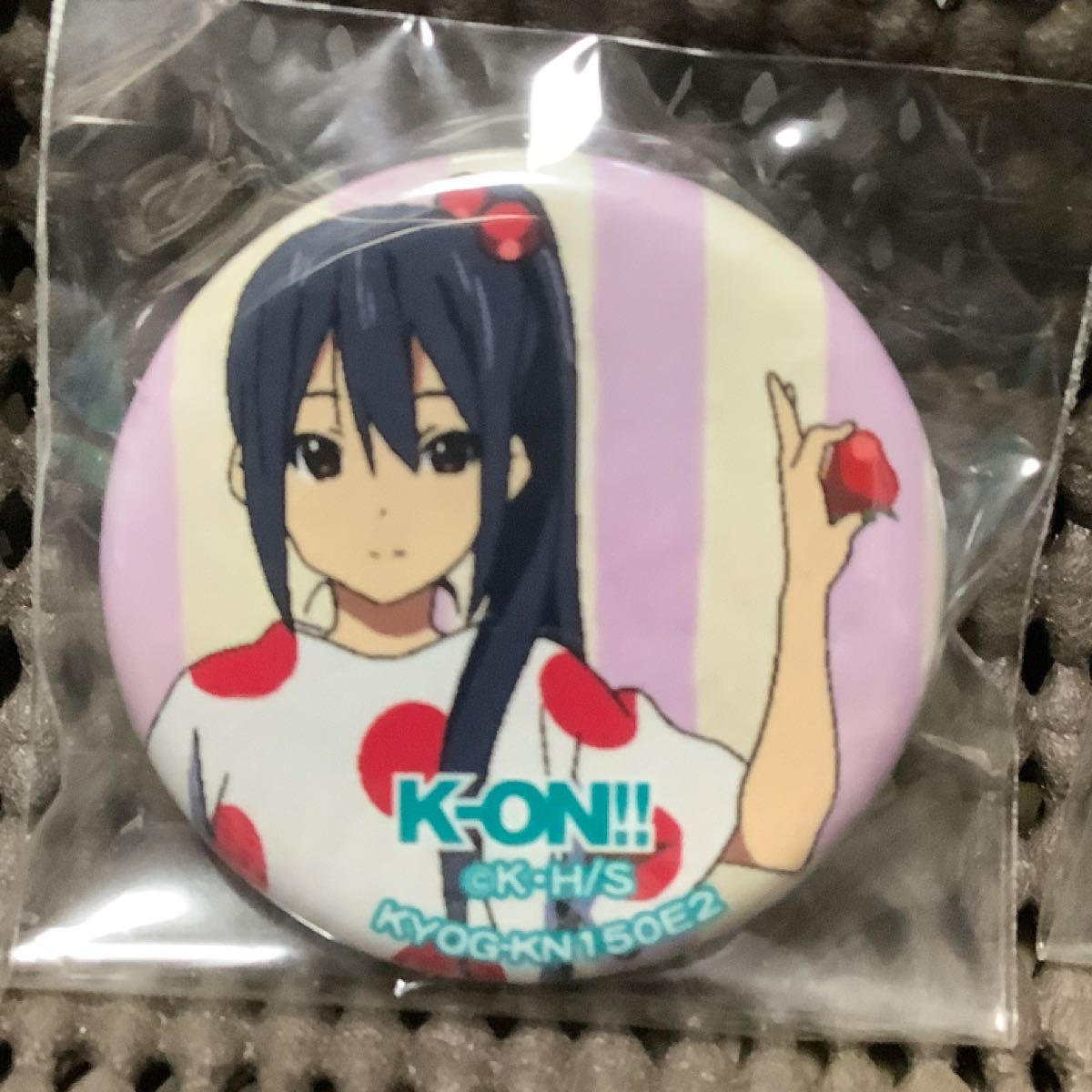 未開封 けいおん 中野梓 京アニ 缶バッジ 2個 あずにゃん 正規品 猫耳
