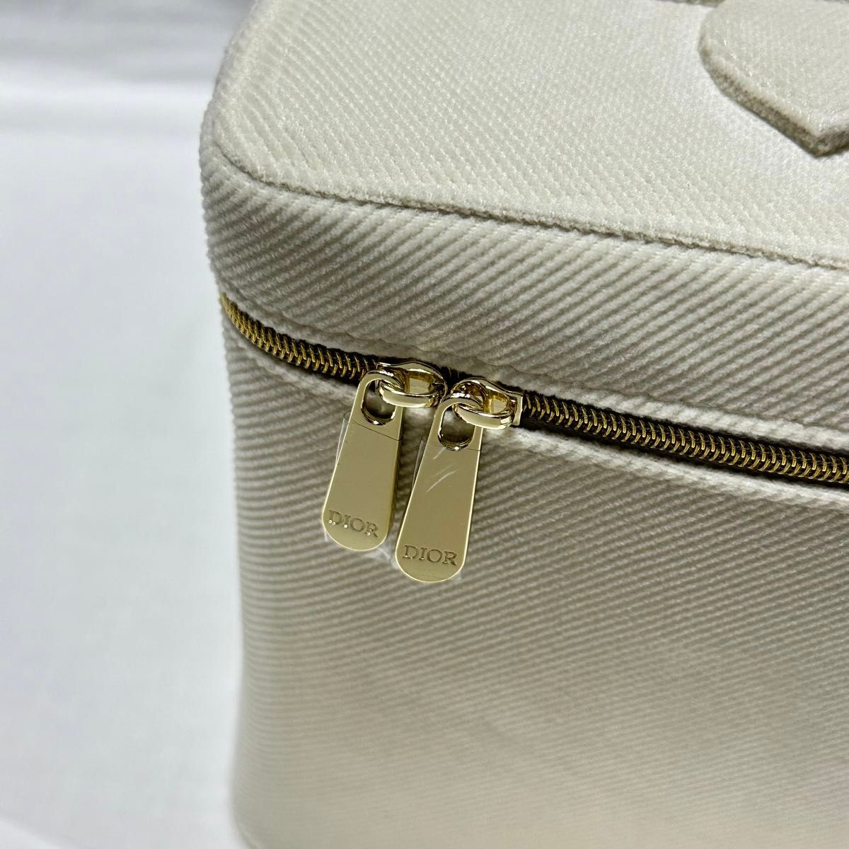 Christian Dior ディオール ノベルティ バニティポーチ シュシュ アイ
