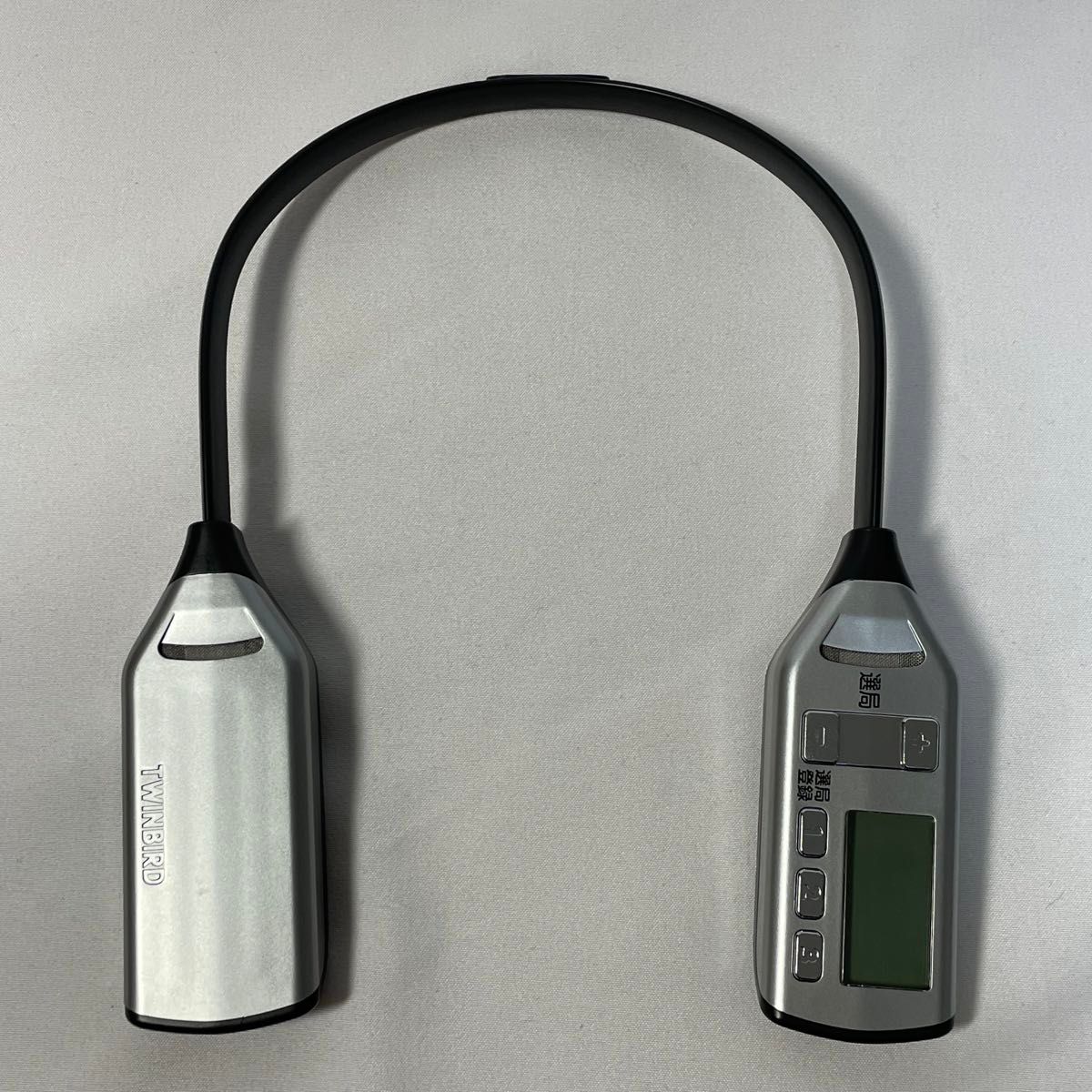 着るラジオ ツインバード AV-J335 小型携帯FMラジオ TWINBIRD シルバー