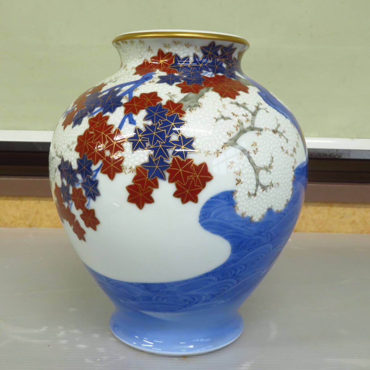 香蘭社謹製】染錦 蘭つなぎ 花瓶【希少美品】 香蘭社謹製】染錦 蘭