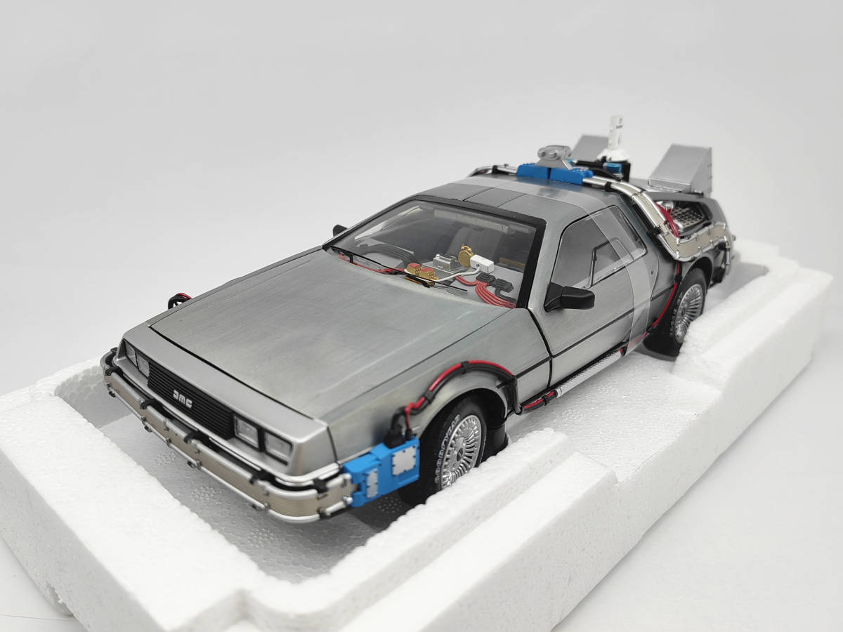 Yahoo!オークション - HW 1/18 バックトゥザフューチャー デロリアン