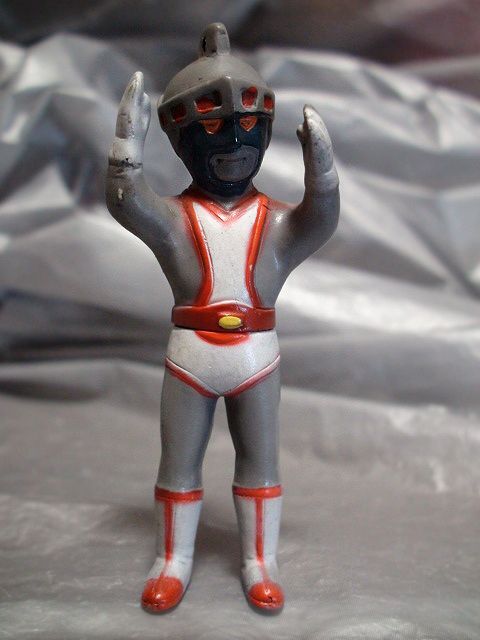 Yahoo!オークション - シルバー仮面 ② 当時物 タカトク 怪獣ヒーロー