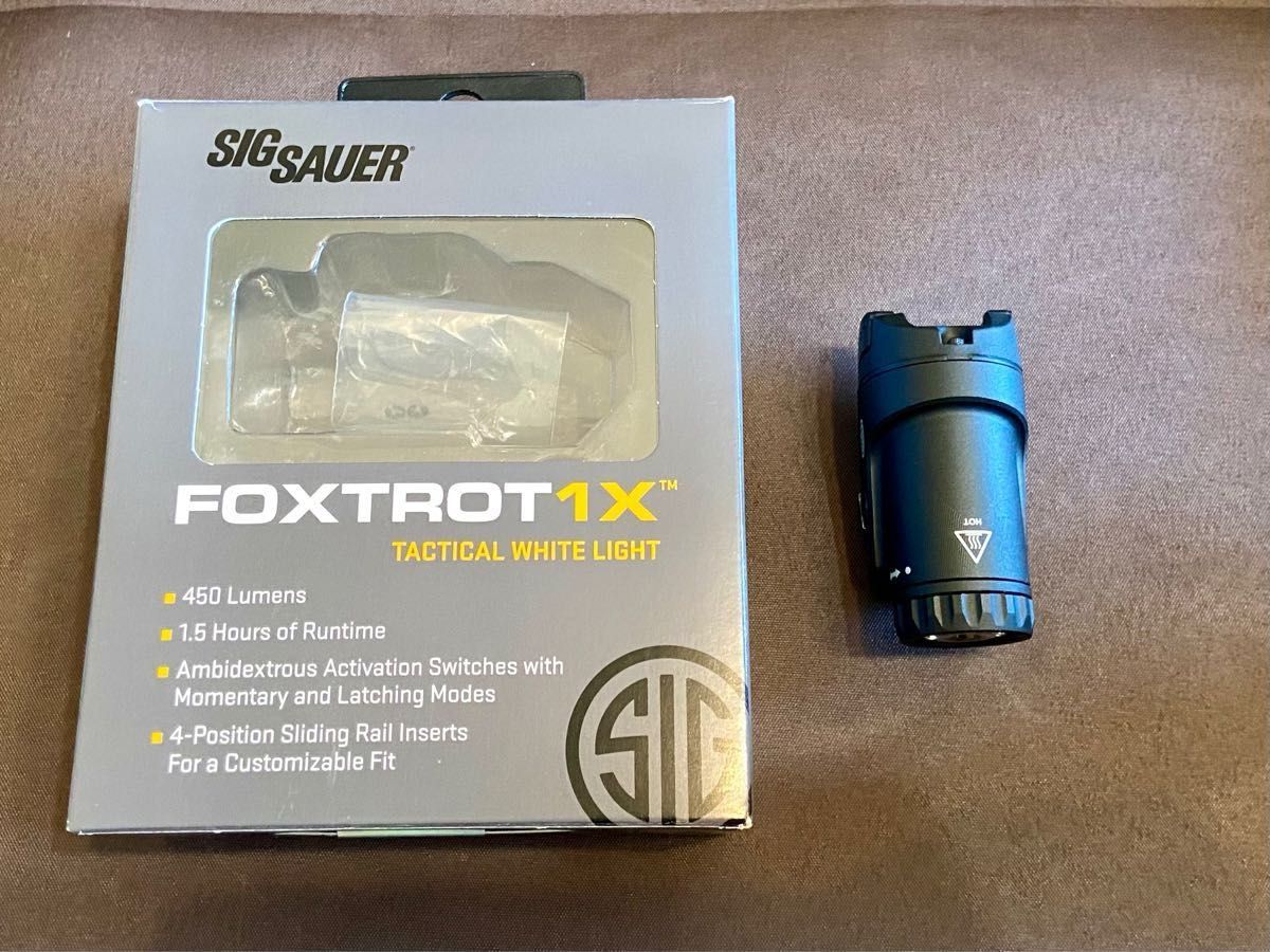 実物 SIG SAUER FOXTROT1X ウェポンライト SIG AIR M17 M18 P320