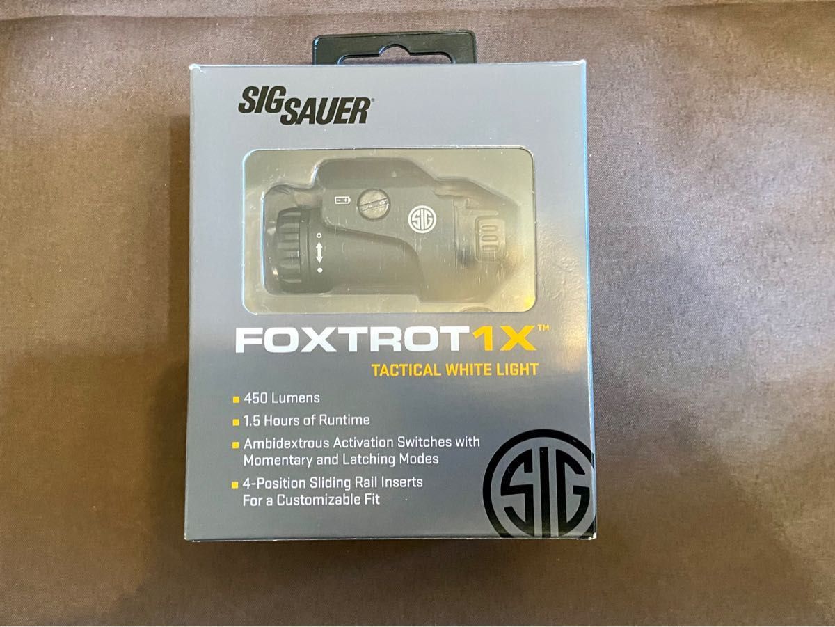 実物 SIG SAUER FOXTROT1X ウェポンライト SIG AIR M17 M18 P320