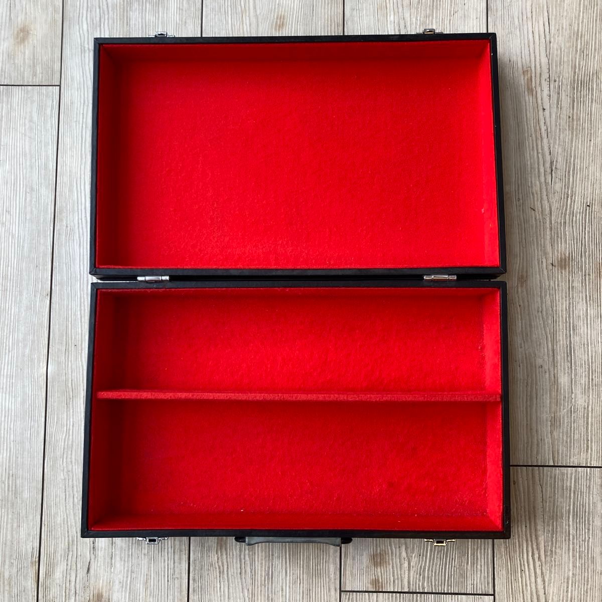 ファミコン ハードケース コレクターアイテム アタッシュケース