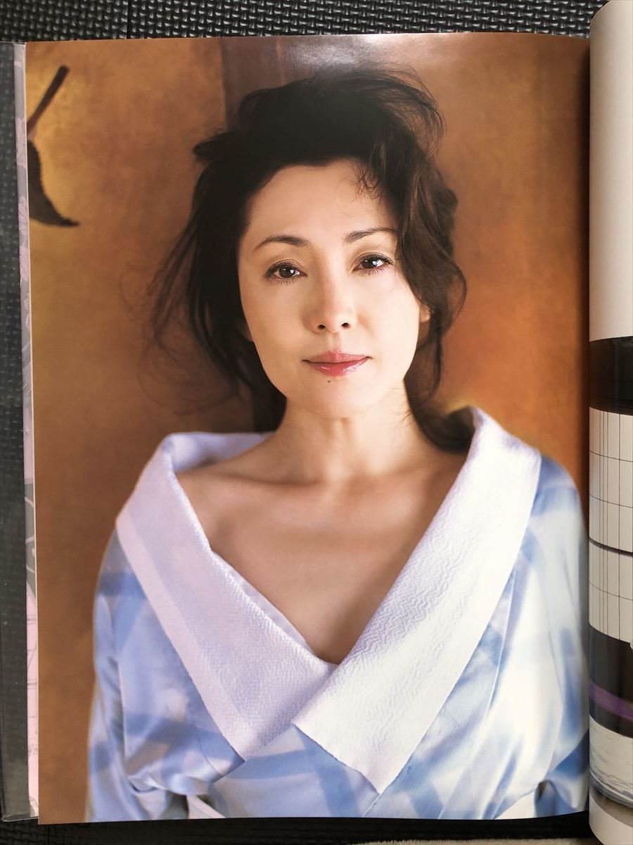 Yahoo!オークション - 松坂慶子 写真集 『さくら伝説』 2002年8月8日