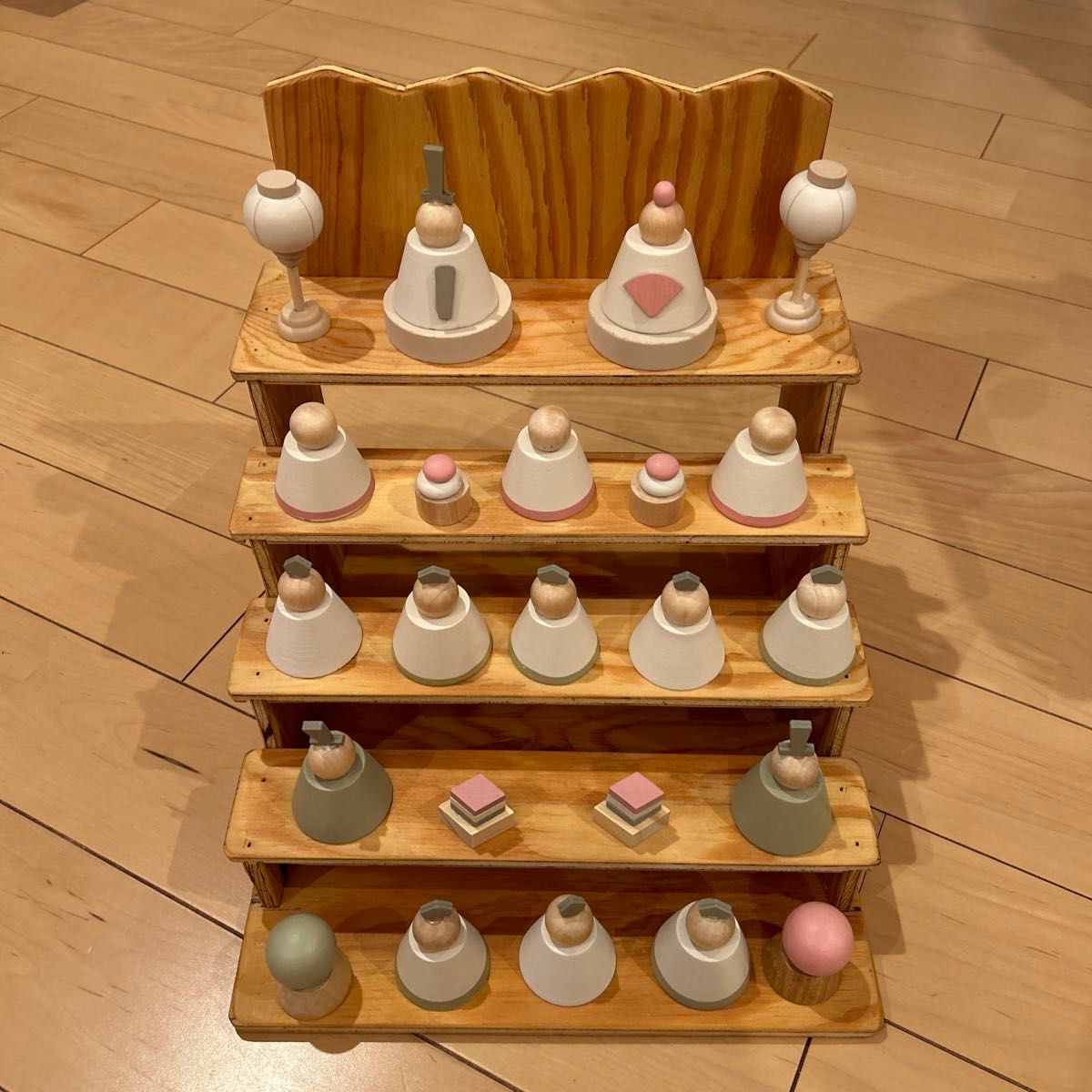 スリコ 木製5段ひな人形 雛壇リメイク｜Yahoo!フリマ（旧PayPayフリマ）