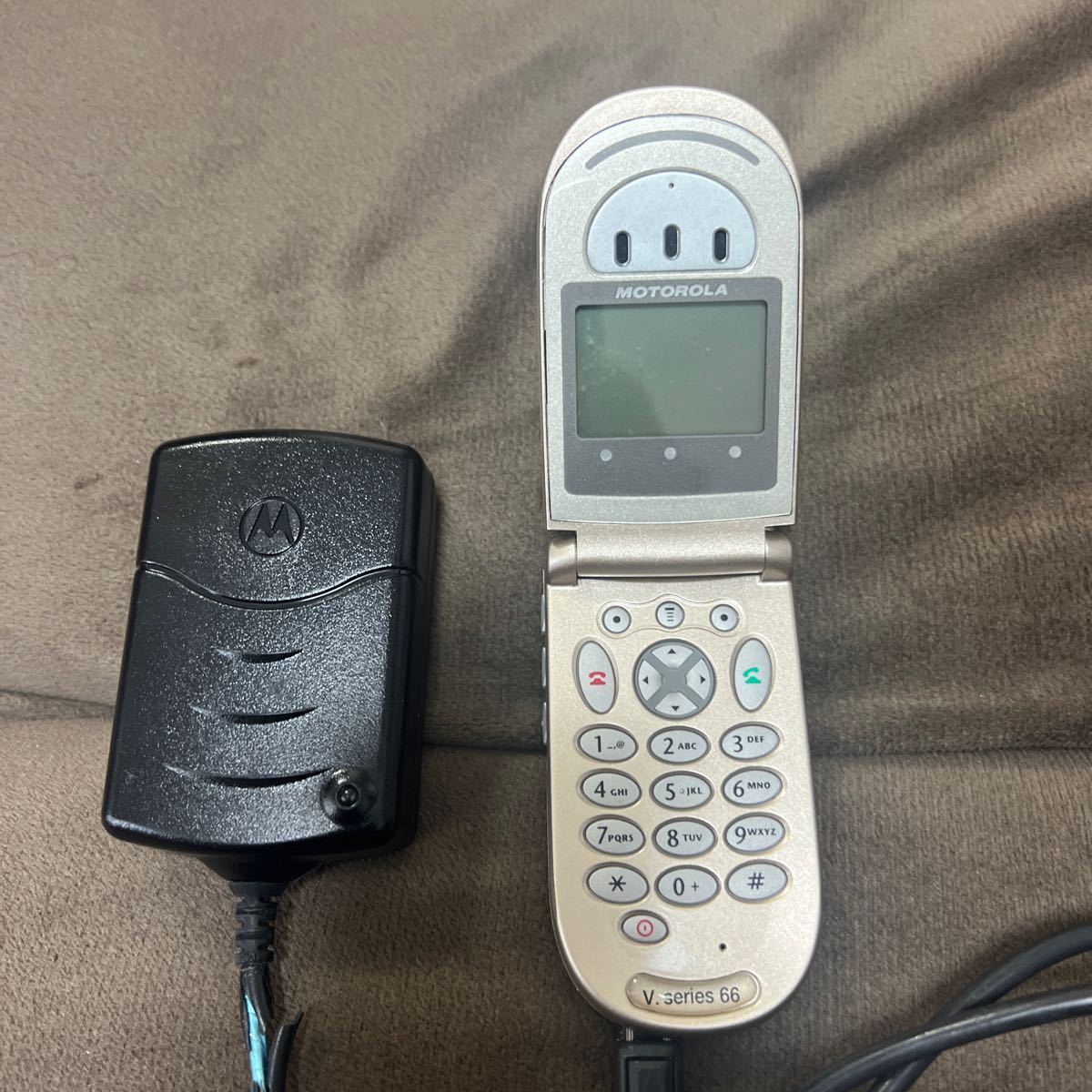 MOTOROLA V series 66 携帯電話本体 Motorola V phone - Wikipedia