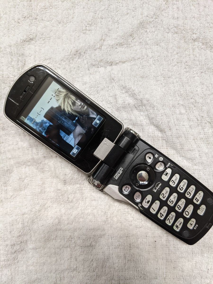 IY0675 docomo FOMA P900iV クラウドブラック ファイナルファンタジー