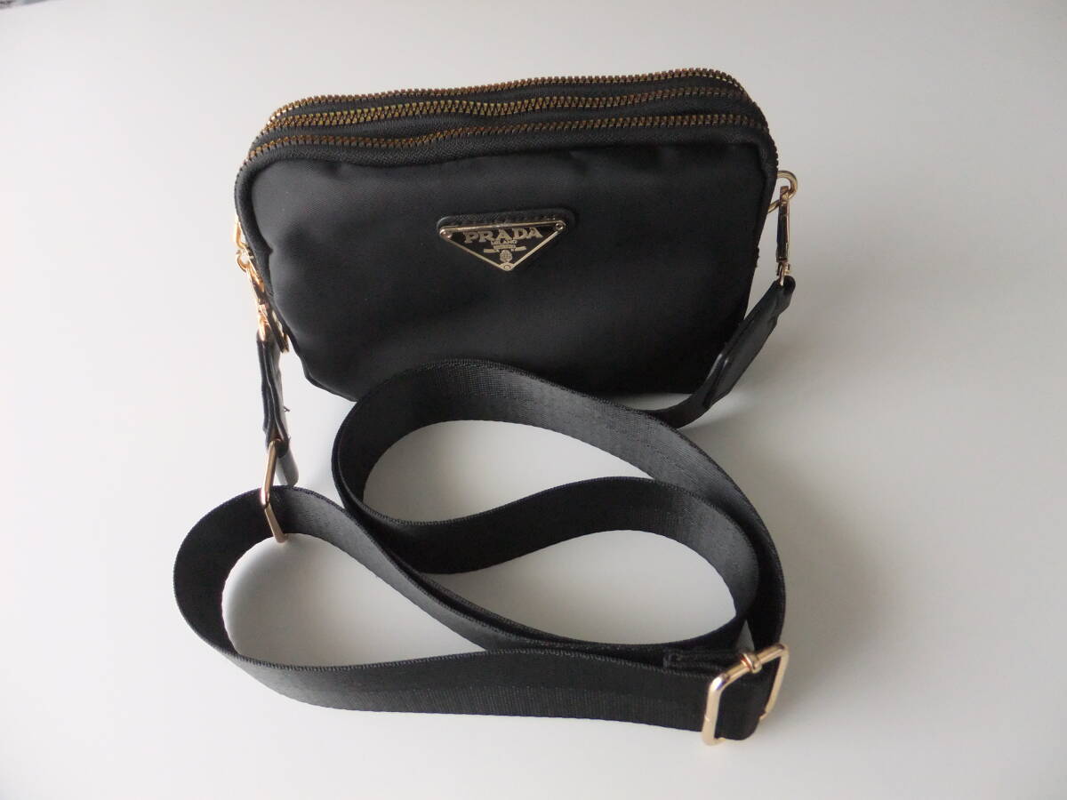Yahoo!オークション - 即決 ノベルティプラダ ショルダーバック