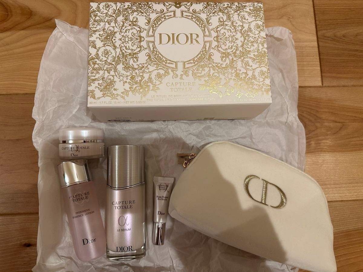 DIOR ディオール カプチュールトータル ホリデー ポーチ付きホリデー