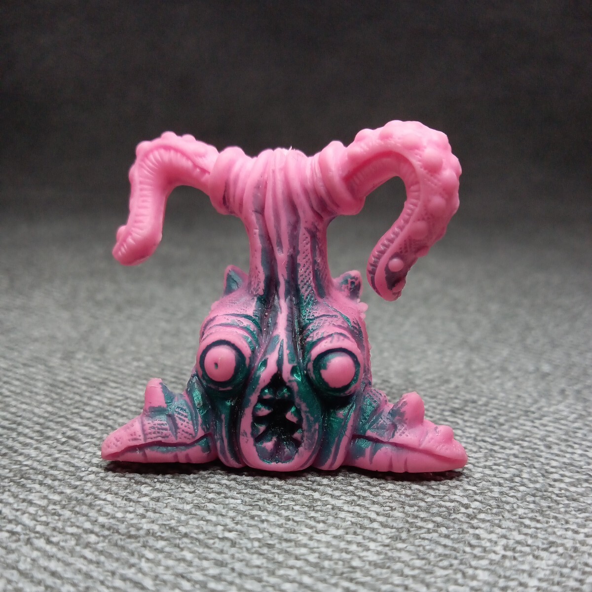 Yahoo!オークション - (V143)ウルトラマン怪獣消しゴム コンピュードン