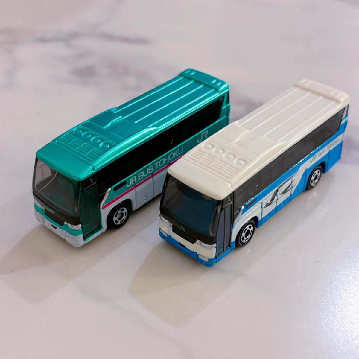 トミカ No 16 2台セット いすゞ ガーラ JRバス 初回特別仕様 高速バス