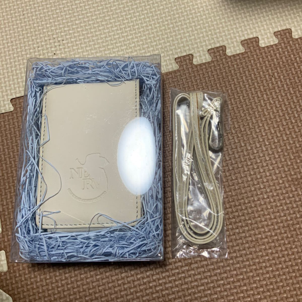 Yahoo!オークション - 新世紀エヴァンゲリオン「NERV」刻印入り iPod 2